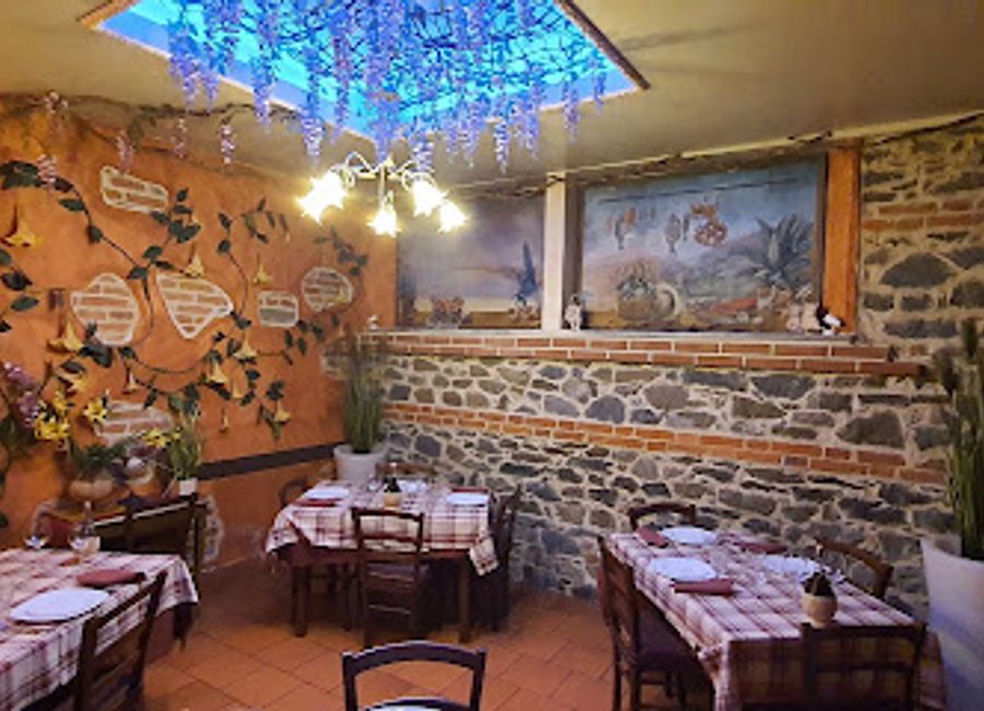 Experience authentic Tuscan cuisine at Osteria I Bottega - where tradition meets flavor in every dish.