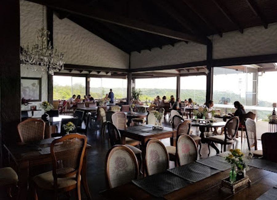 Experience the flavors of Brazil at Atmã Restaurante & Pousada in Chapada dos Guimarães—where nature meets culinary excellence.