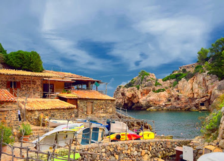 Discover exquisite Mediterranean cuisine at Ca's Patró March in Deià, where breathtaking views meet unforgettable flavors.