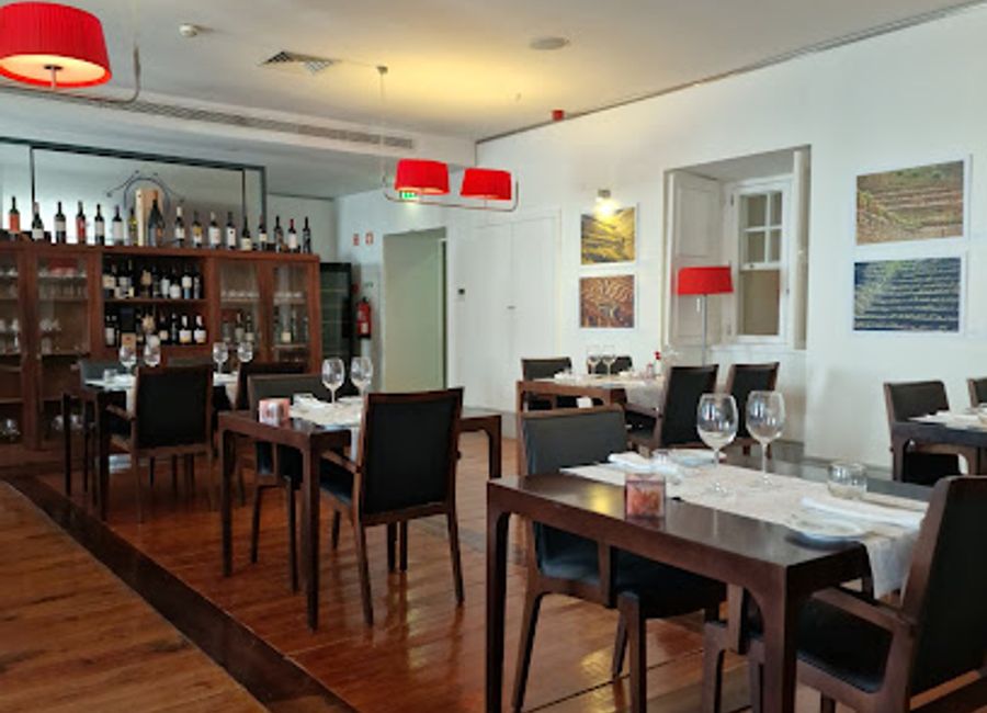 Explore A Companhia - Museu do Douro: Discover the rich heritage and exquisite wines of Portugal's iconic Douro Valley.