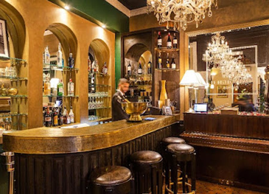 Discover Le Bistro Arabe: A fine dining haven in Marrakech offering Moroccan cuisine paired with enchanting live jazz performances.