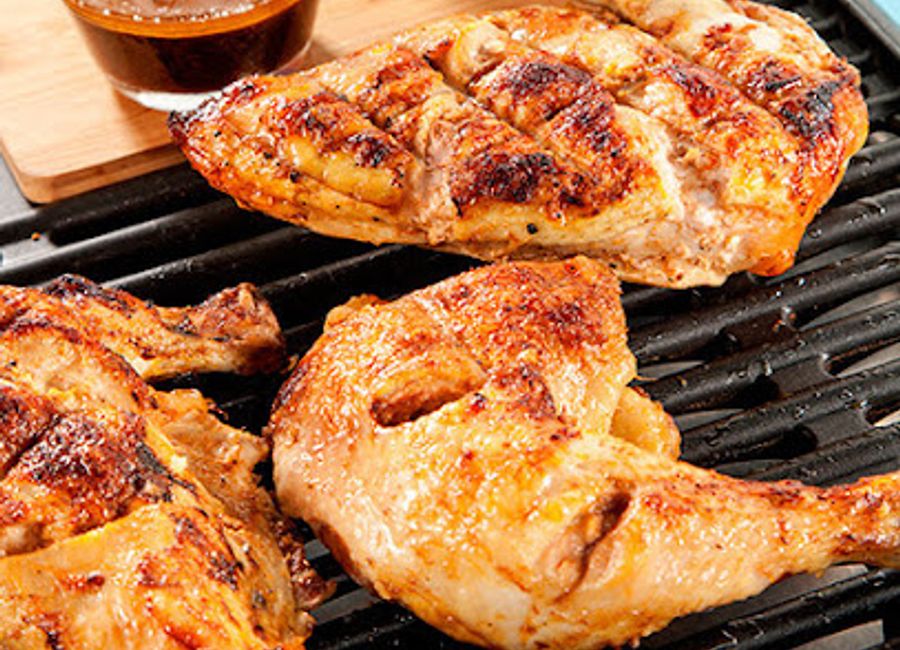 Experience authentic Mozambican cuisine at Fazila Take Away in Vilanculos – where every bite tells a story.