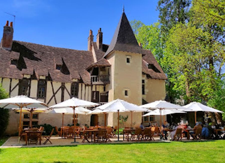 Discover authentic French cuisine at Auberge du Prieuré in Amboise, where every dish tells a story of local tradition and flavor.
