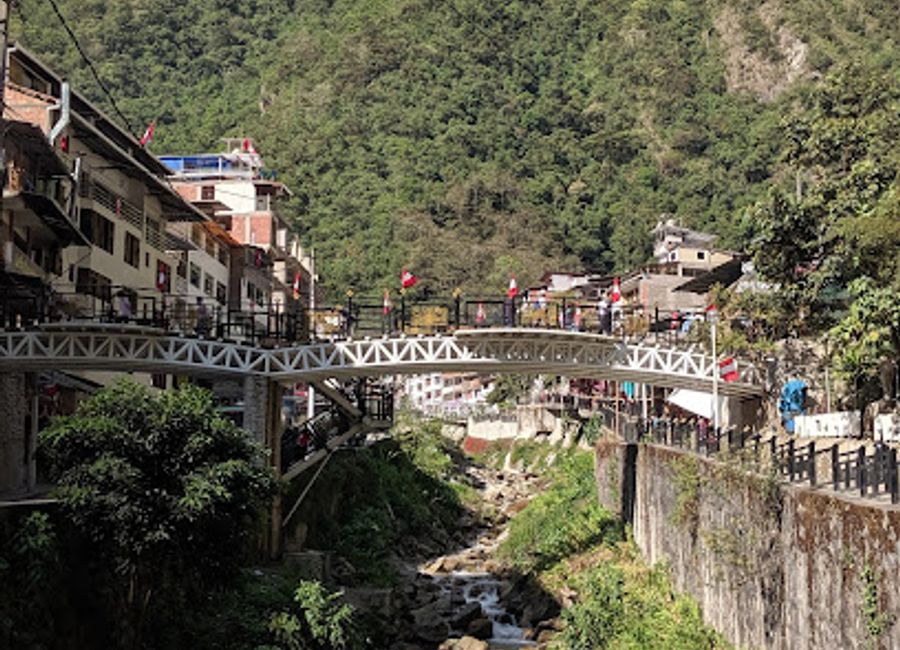 Experience the essence of Peru with traditional dishes and breathtaking views at Restaurante Apu Salkantay in Aguas Calientes.