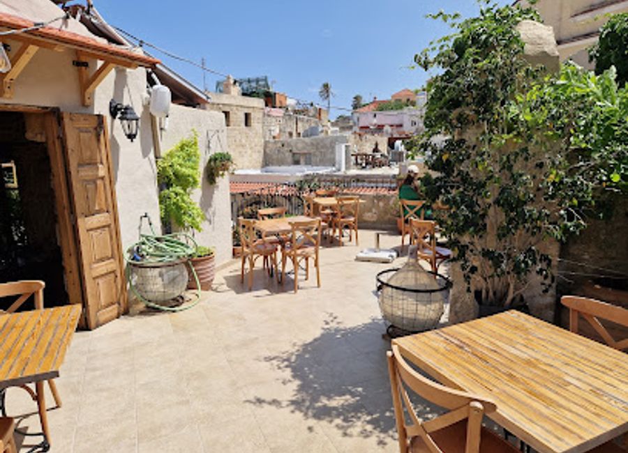 Discover the essence of Greek cuisine at Ta Kardasia in Rhodes – where small plates bring big flavors!