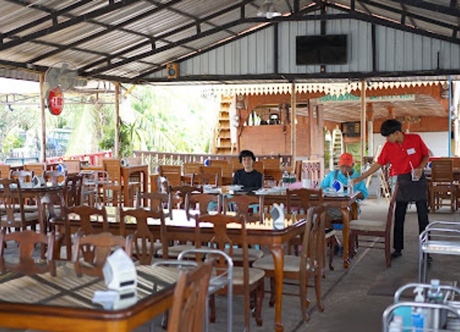 Experience authentic Thai flavors at Dedthodsaphak Restaurant in Kanchanaburi - where every dish tells a story.