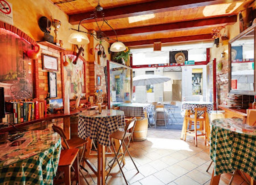 Discover authentic Italian flavors at Rustiko in Trieste – a charming restaurant and deli offering fresh local cuisine in an inviting atmosphere.