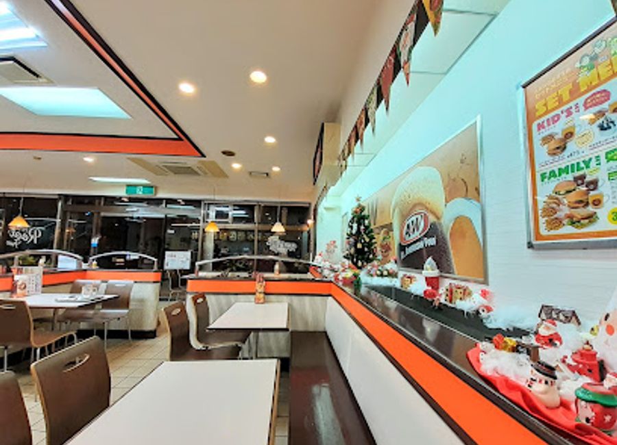 Discover A&W Ishigaki: Savor classic American burgers and root beer in Okinawa's tropical paradise.
