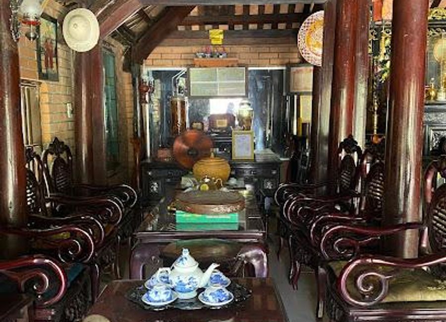 Experience authentic Huế cuisine amidst tranquil gardens at Nhà Vườn Xuân Đài, a culinary oasis in Vietnam.