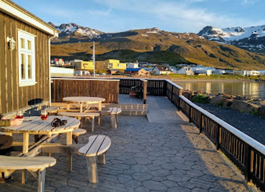 Experience authentic Icelandic flavors at Bjargarsteinn Mathús with stunning views in Grundarfjörður.