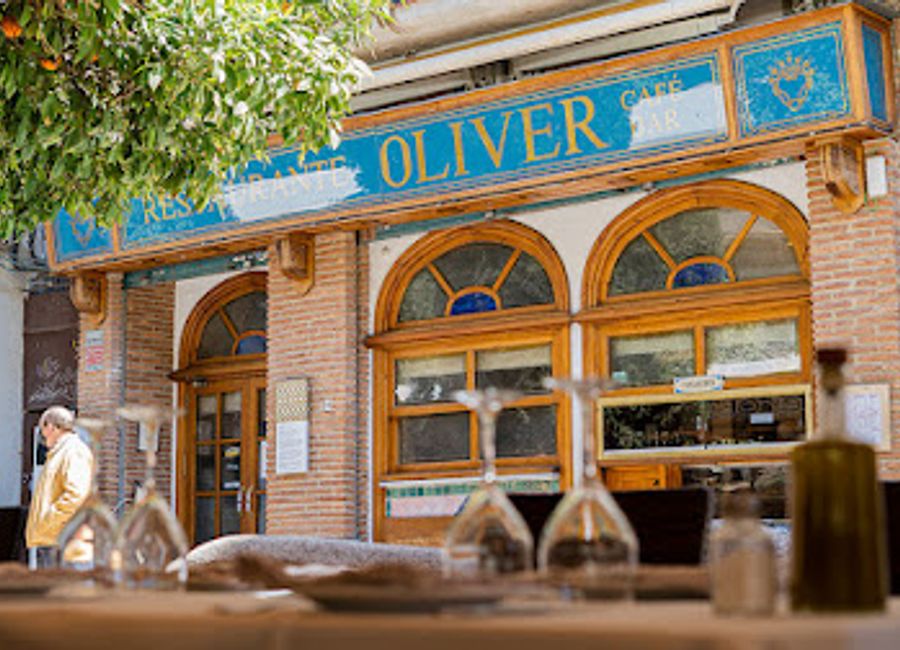 Experience authentic Mediterranean flavors at Restaurante Oliver in Granada – where tradition meets taste.