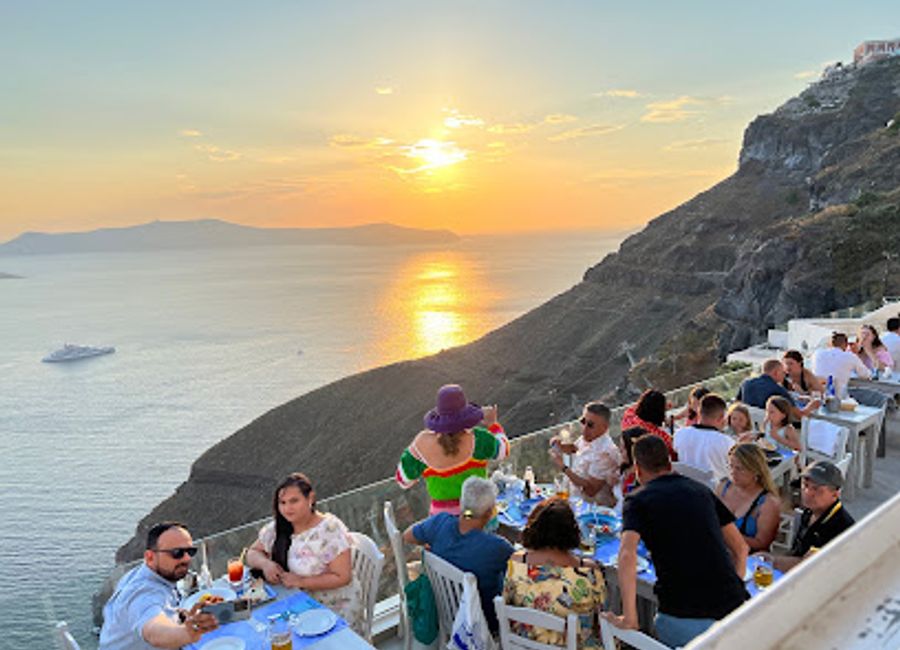 Experience the essence of Greek fine dining at Selene Restaurant in Fira – where exquisite cuisine meets stunning views.