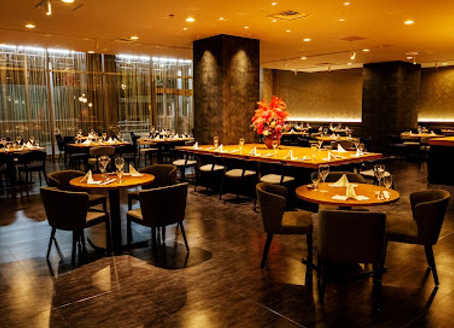 Discover exquisite Western cuisine at Dining Tsuzumi in Kanazawa, where French and Italian flavors meet Japanese hospitality.