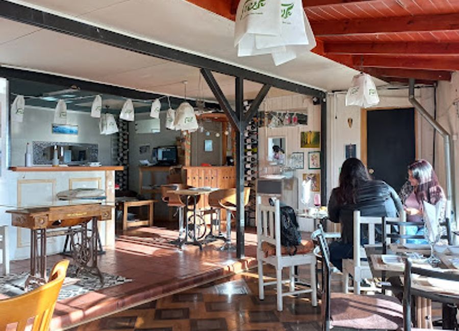 Discover culinary delights at La Ruca & Fresh in Natales - where local flavors meet delightful dishes in a cozy setting.