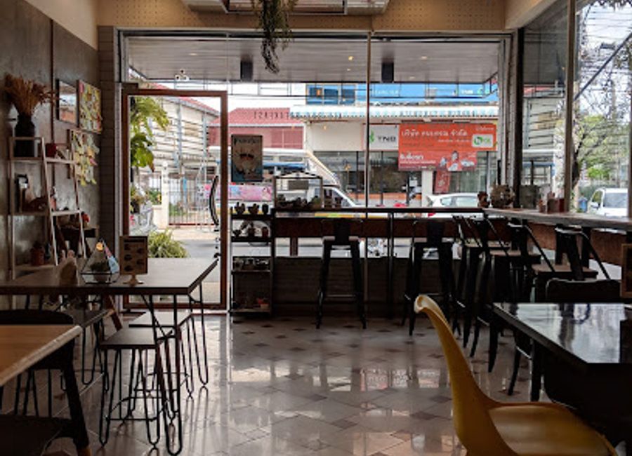 Experience authentic Thai cuisine at Daya's Eatery in Nakhon Ratchasima – where every dish tells a story of flavor and tradition.