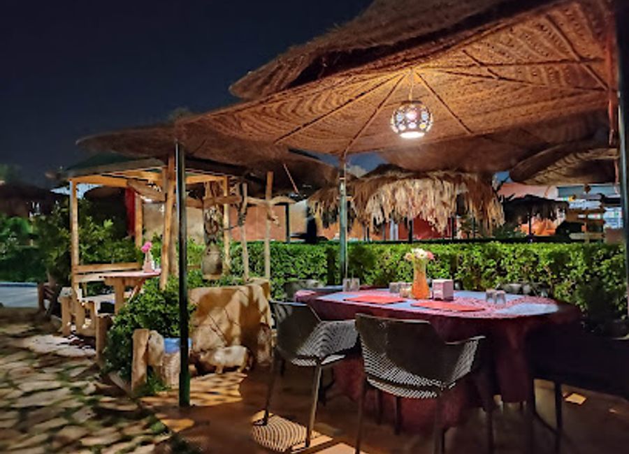 Experience authentic Moroccan cuisine at Complexe El Kasbah – where every meal tells a story through rich flavors and local ingredients.
