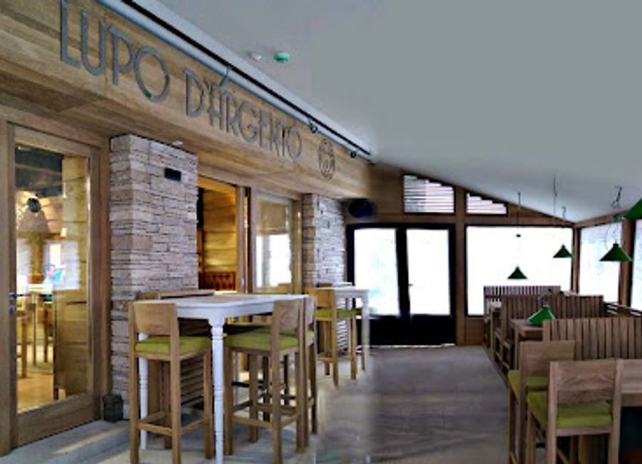 Discover delicious Montenegrin brunch at Lupo D'Argento in Žabljak, where local flavors meet cozy atmosphere amidst breathtaking landscapes.