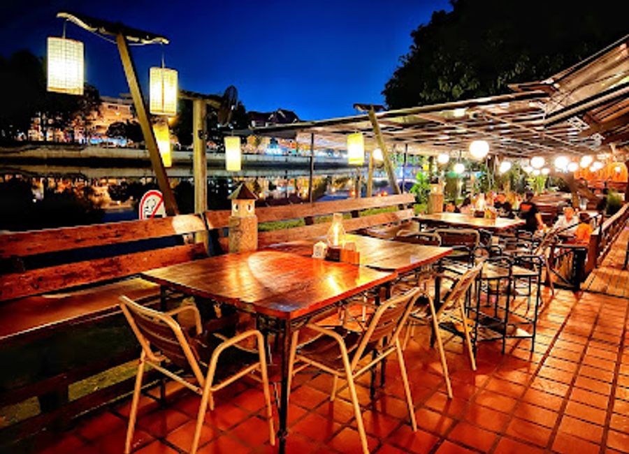 Discover authentic Thai and Southeast Asian cuisine at The Good View Bar & Restaurant in Chiang Mai—where delightful flavors meet stunning riverside views.