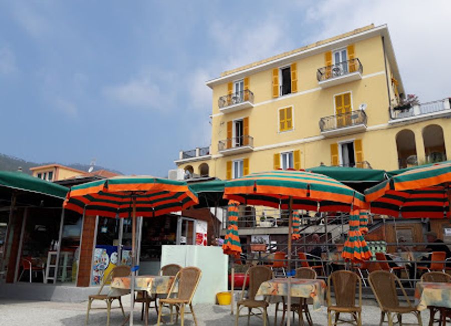 Experience authentic Italian cuisine with a focus on fresh seafood at La Cantina Di Miky in Monterosso al Mare.