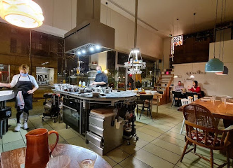 Discover authentic Catalan cuisine at Santa Rita Experience in Barcelona's vibrant Sant Martí district.