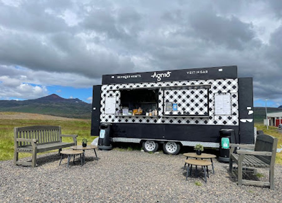 Experience the best of Icelandic fast food at Agnið Streetfood in Stykkishólmur - where flavor meets convenience.