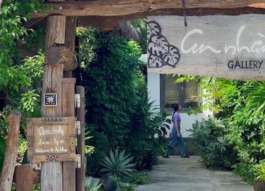 Discover artistry and relaxation at An Nhàn - Hội An's exquisite cultural gallery and coffee spot blending local creativity with delightful flavors.