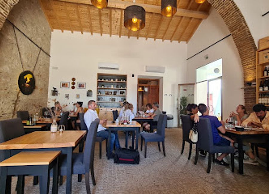Experience authentic Portuguese flavors at Restaurante A Bruxa D'Évora - a culinary haven in the heart of Évora.