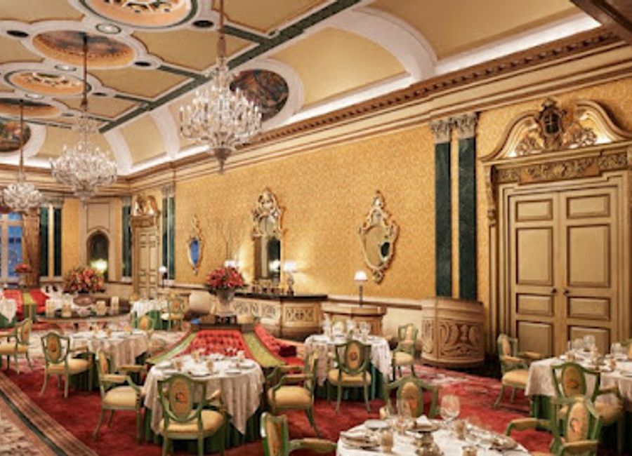 Indulge in authentic North Indian cuisine at Suvarna Mahal within Rambagh Palace – where every meal tells a royal story.