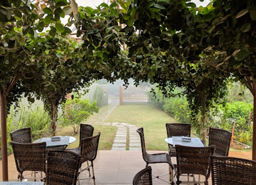 Discover O Lugar Café in Chapada dos Guimarães: A charming spot offering delicious local cuisine amidst breathtaking natural beauty.