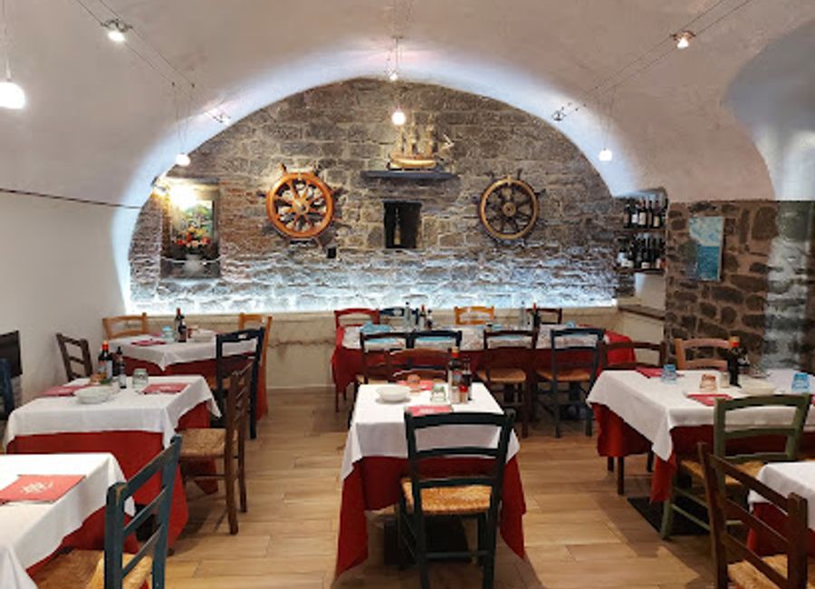 Discover authentic Italian flavors at Trattoria La Scogliera in Manarola, where fresh seafood meets breathtaking coastal views.