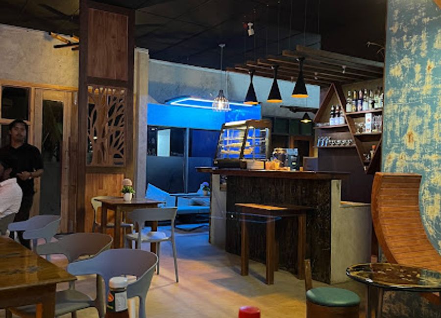 Experience exquisite dining at The Chef in Maamigili – where fresh local ingredients meet stunning island ambiance.