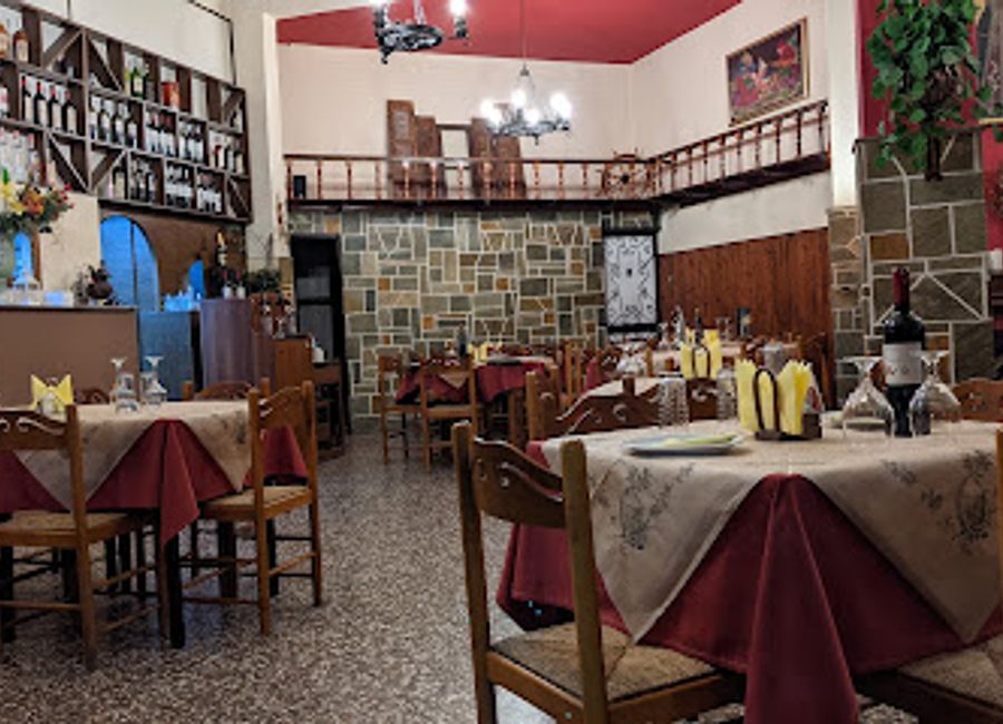 Experience authentic Greek flavors at Taverna Dionisos in Kalampaka - where every dish is crafted with love and tradition.