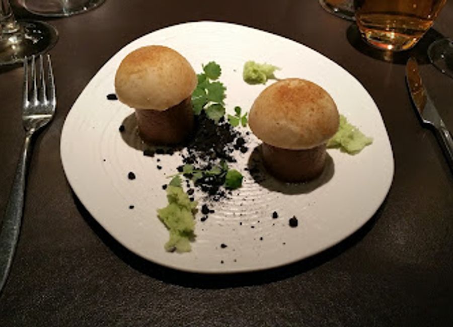 Experience the pinnacle of French gastronomy at Jérémy Galvan, where exquisite flavors meet artistic presentation in a charming Lyon setting.