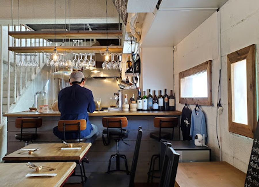 Discover Azzurra: An authentic Italian dining experience in Ishigaki with handmade pasta and wood-fired pizzas.