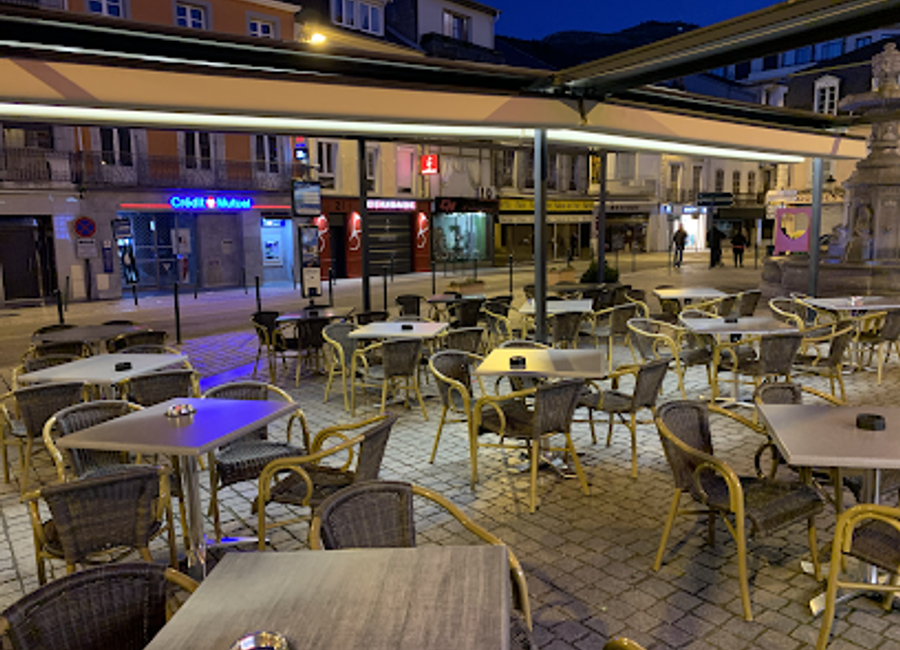 Experience exquisite dining at Le Van Gogh in Lourdes—where French elegance meets Italian comfort food.