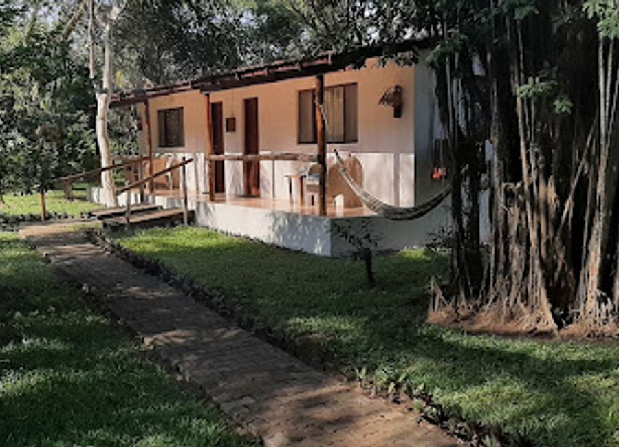 Discover culinary delights at Lemon Beach Lodge, where stunning ocean views meet authentic Mozambican flavors in Vilankulos.