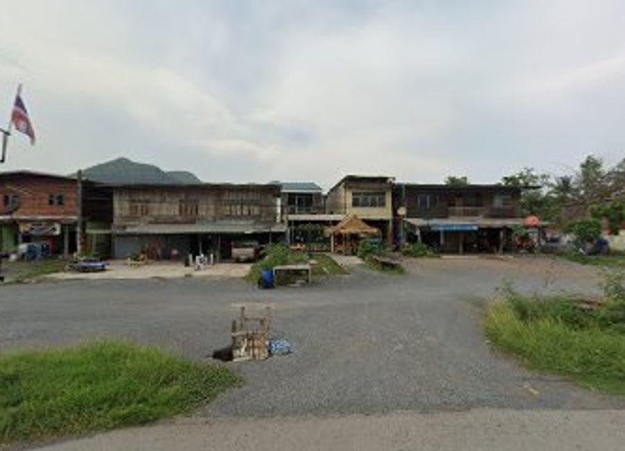 Experience culinary creativity at Ran Lap Koi – where traditional Thai flavors meet international fusion in Phu Kradueng.