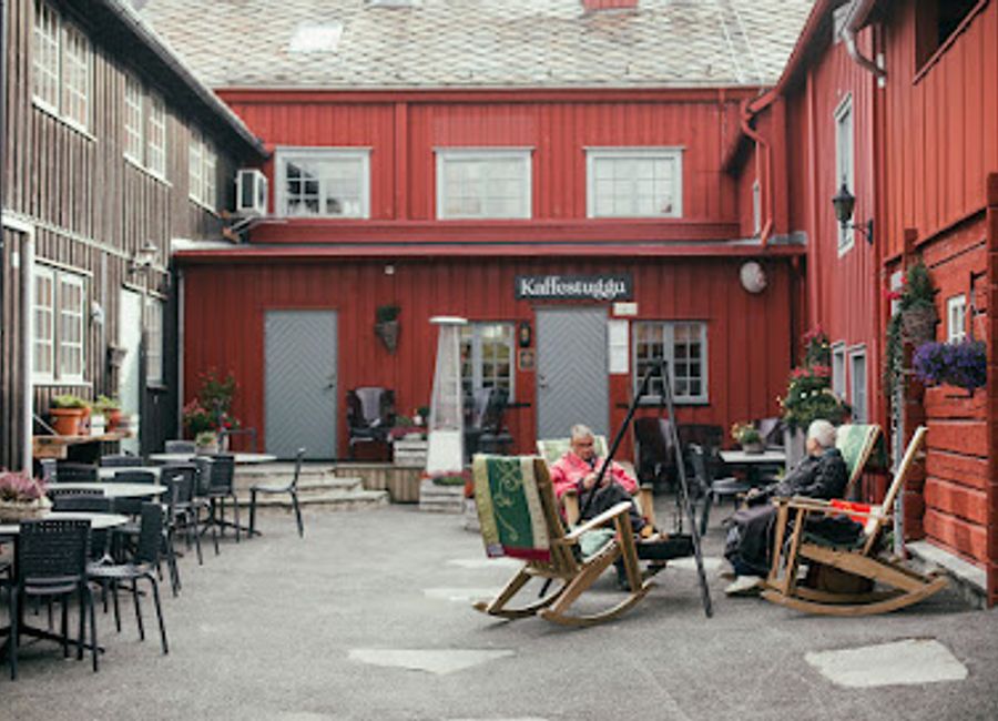 Discover authentic Norwegian cuisine at Kaffestuggu in Røros - where tradition meets taste in a cozy setting.