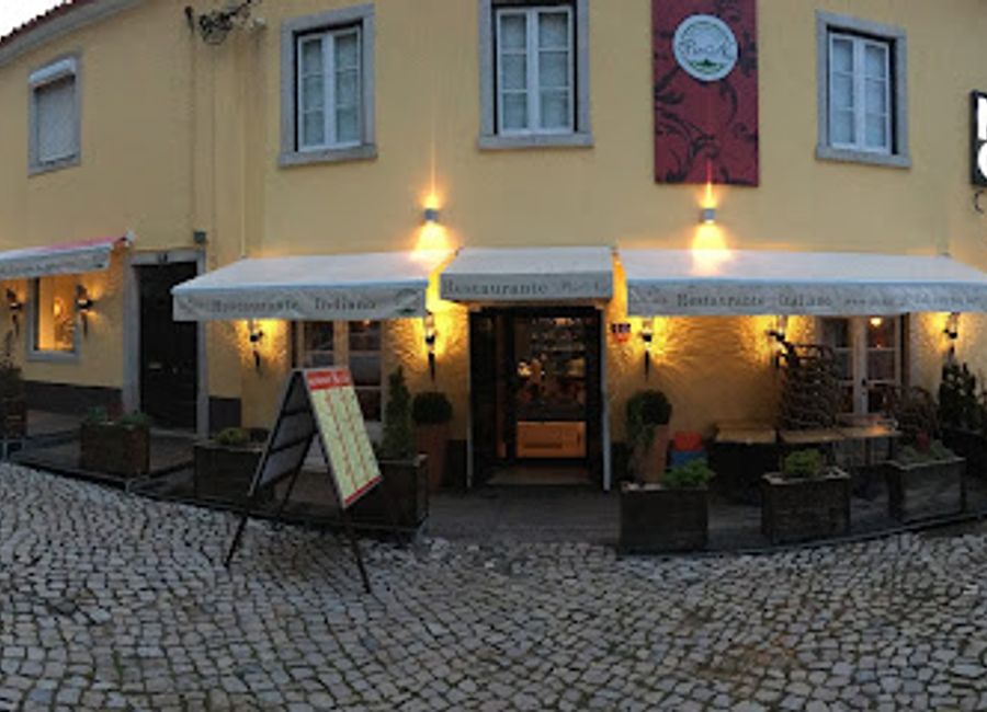 Discover the delightful fusion of Indian and Italian flavors at Pic Nic I in Sintra – a must-visit dining experience for travelers.