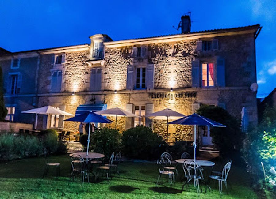 Experience exquisite French dining at L'escapade des sens in Thiviers - where tradition meets innovation in every dish.