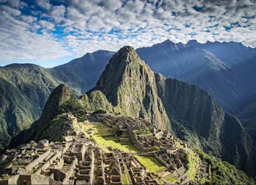 Experience organic Peruvian cuisine at Green House in Aguas Calientes—just minutes from Machu Picchu's breathtaking beauty.