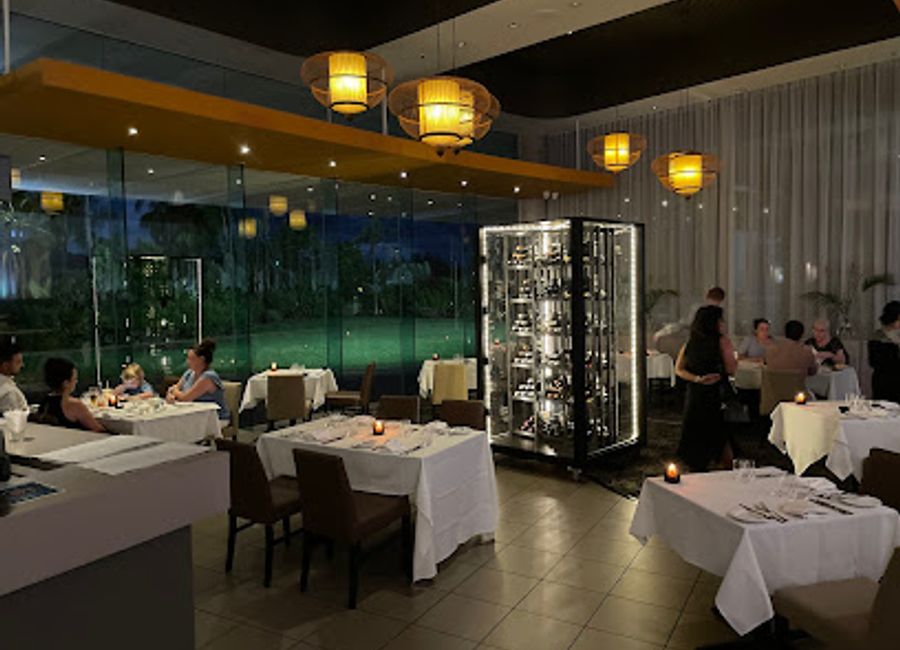 Experience culinary excellence at Signature Restaurant in Hilton Cairns with stunning Esplanade views and a menu inspired by local flavors.