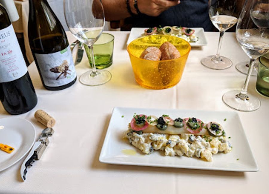 Experience the essence of Mediterranean cuisine at Restaurant Sadoll in Tarragona - where every meal is a celebration of flavor.