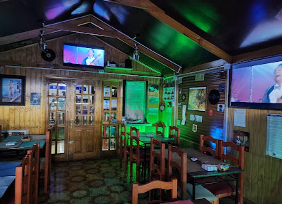 Discover exceptional sushi at Karü Susheria in Futaleufú - where fresh ingredients meet traditional Japanese culinary art.