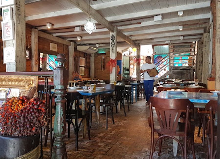 Experience the authentic flavors of Brazil at Restaurante Casa de Tereza in Salvador's lively Rio Vermelho neighborhood.