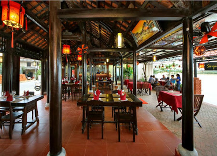 Experience authentic Vietnamese flavors at Song Thanh Riverside Restaurant while enjoying breathtaking riverside views in Hội An.
