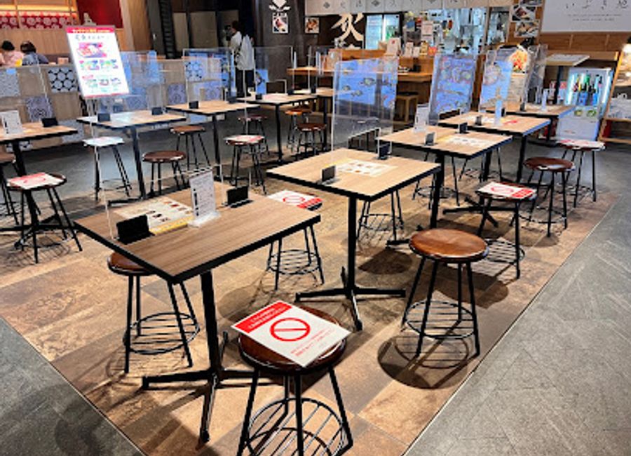 Experience the inviting ambiance of Starbucks Coffee at Amu Plaza Nagasaki – where comfort meets culture in every cup.