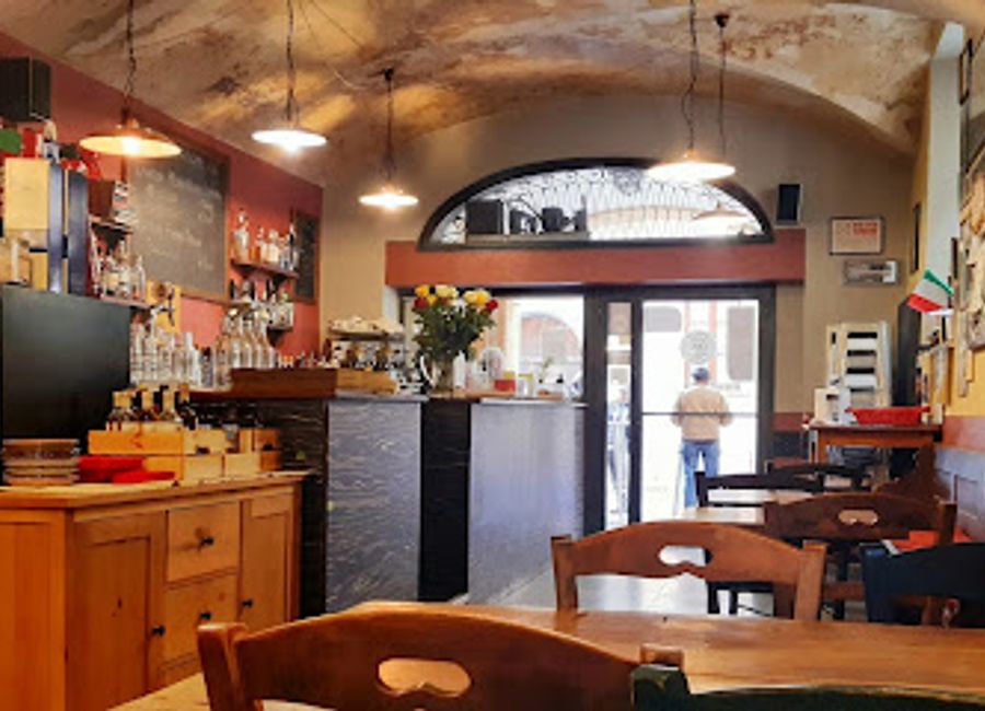 Experience authentic Italian flavors at Osteria Rangon, a charming eatery in Parma known for its traditional dishes and welcoming atmosphere.