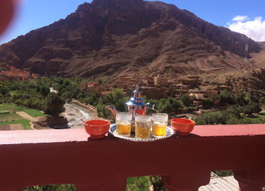 Explore Al Manadir Todra Gorge: A breathtaking landscape of towering cliffs and serene rivers in Morocco's heartland.