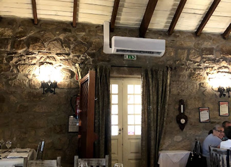 Experience authentic Portuguese flavors at Restaurande A Cozinha Velha in Ponte de Lima – where tradition meets taste.